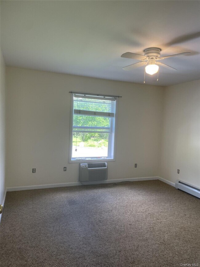 Building Photo - 696 South St