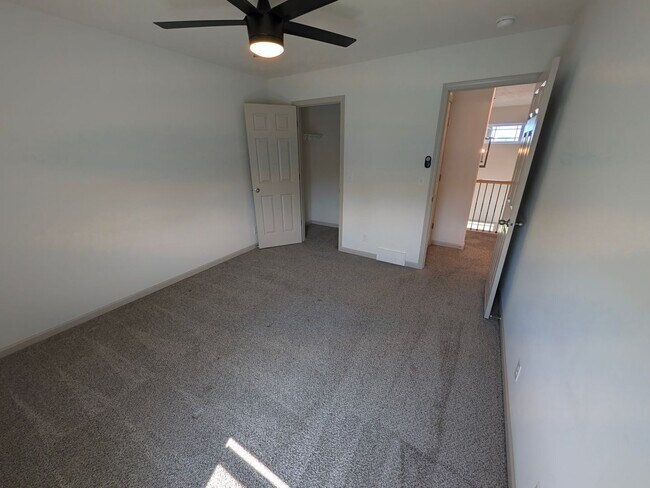 Building Photo - 5011 Clearwater Dr