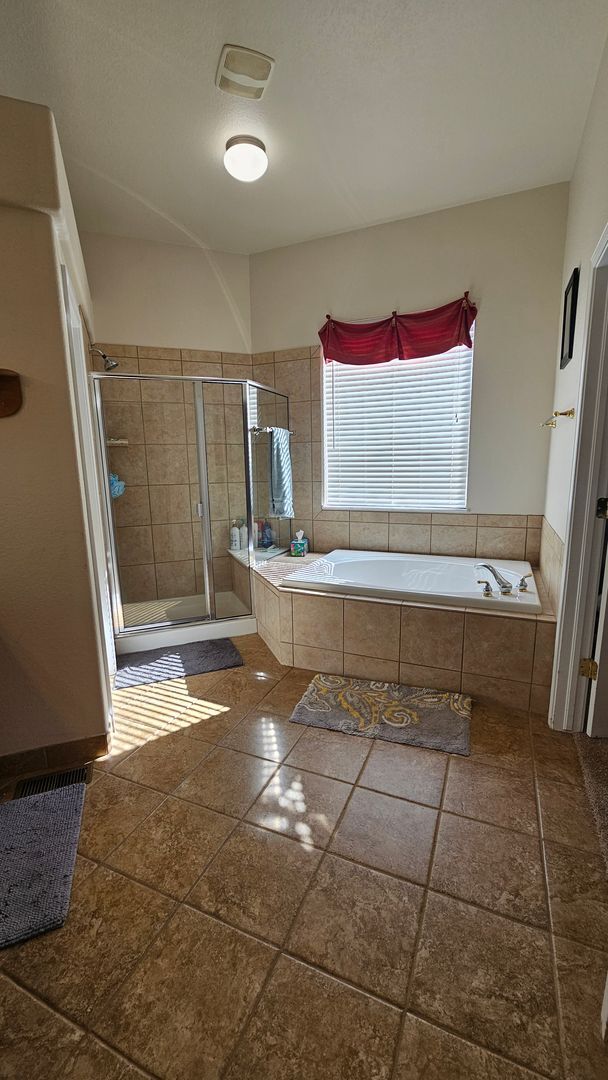 Building Photo - Beautiful 4 Bedroom Wolf Ranch Home