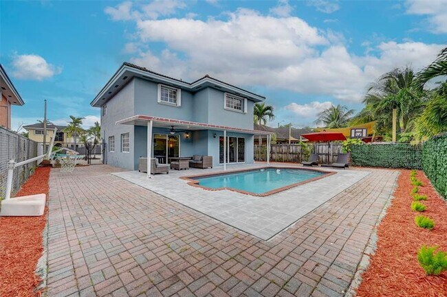 Building Photo - 14125 SW 167th Terrace