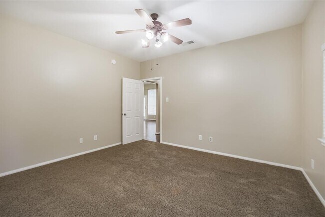 Building Photo - 15810 Cypress Hall Dr