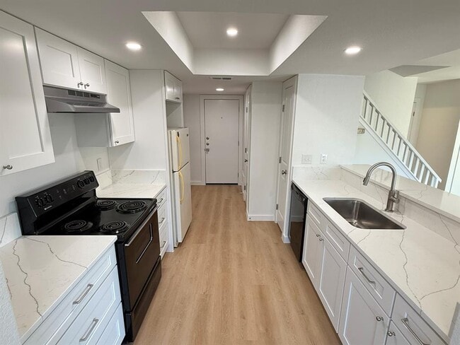 Building Photo - 13339 Water Oak Ln