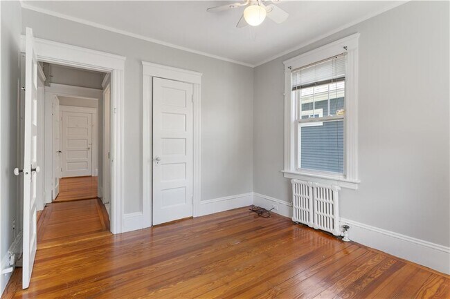 Building Photo - 157 Irving Ave