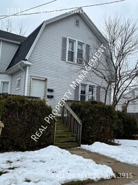 Building Photo - 1911 43rd St