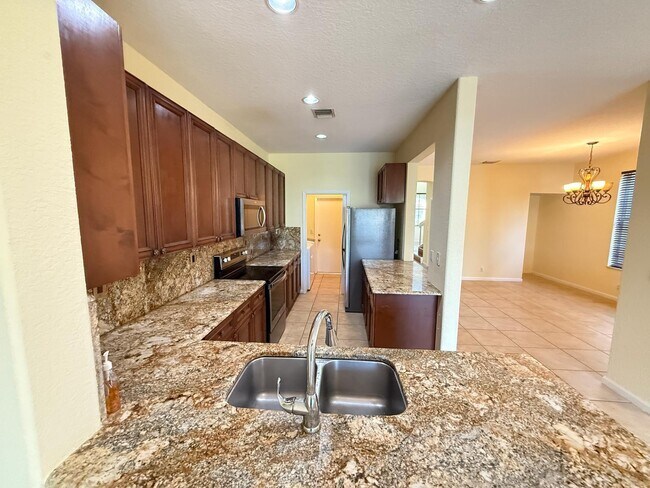 Building Photo - 5074 Massy Dr