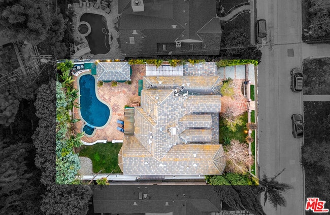 Building Photo - 4063 Benedict Canyon Dr