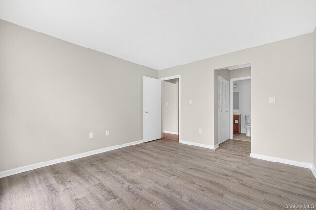 Building Photo - 111 Cartwheel Ct