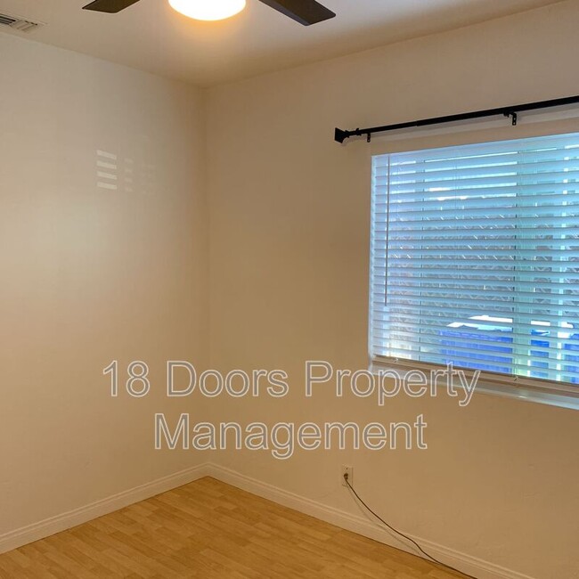 Building Photo - 5169 Tipton St