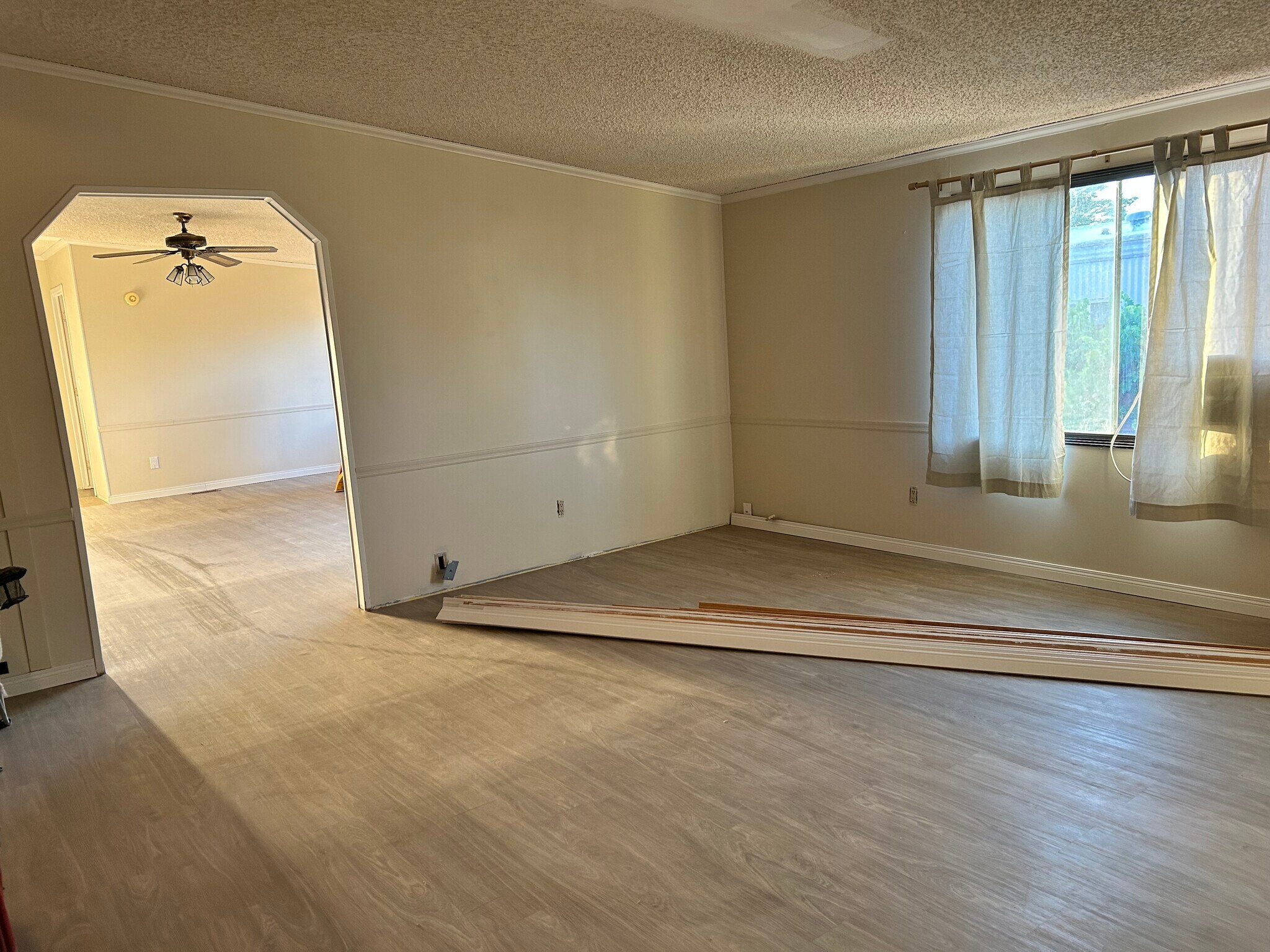Family room looking into living room. - 917 Castle Rock St