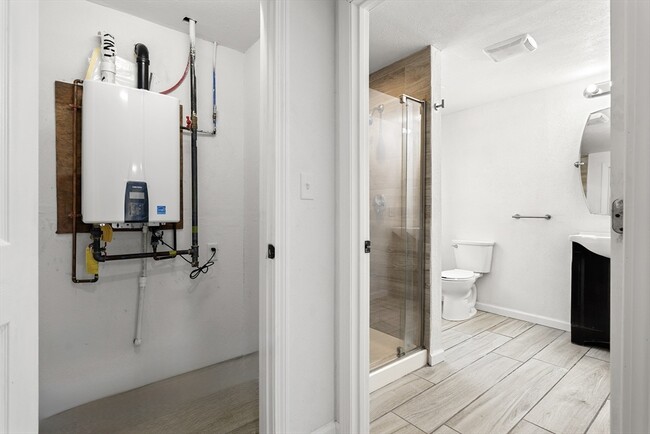 Building Photo - 249 W Main St