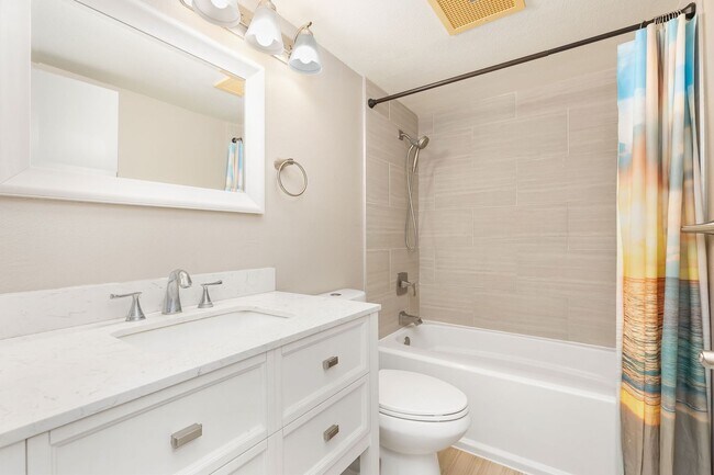 Building Photo - Ocean-View 2BR Townhome at Makakilo Cliffs | Pet-Friendly + 2 Covered Parking