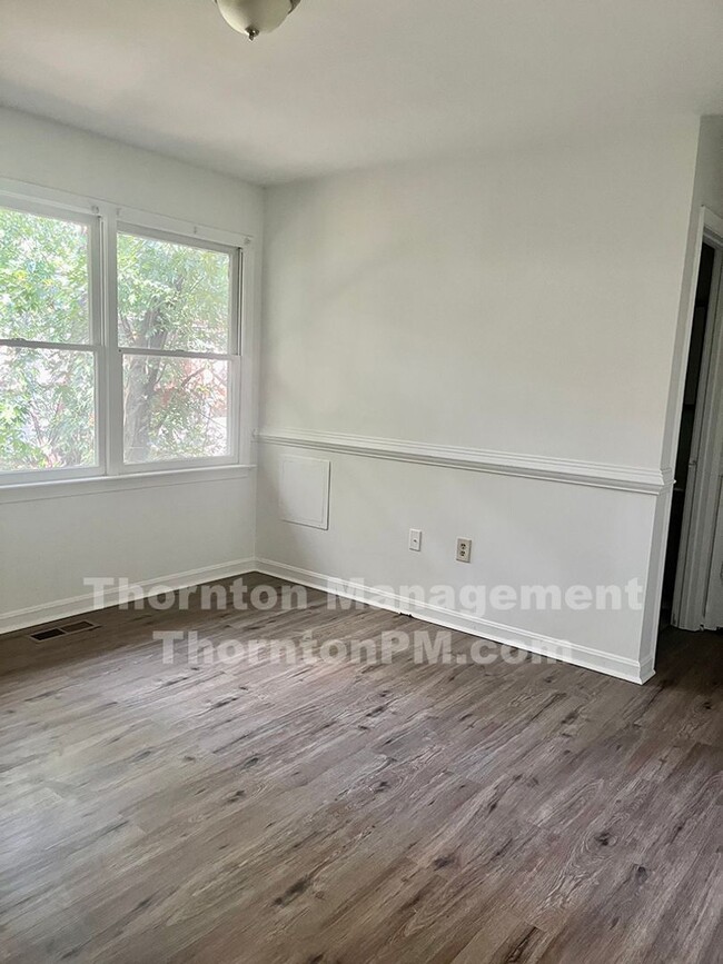 Building Photo - Fredericksburg Townhouse Price Drop!