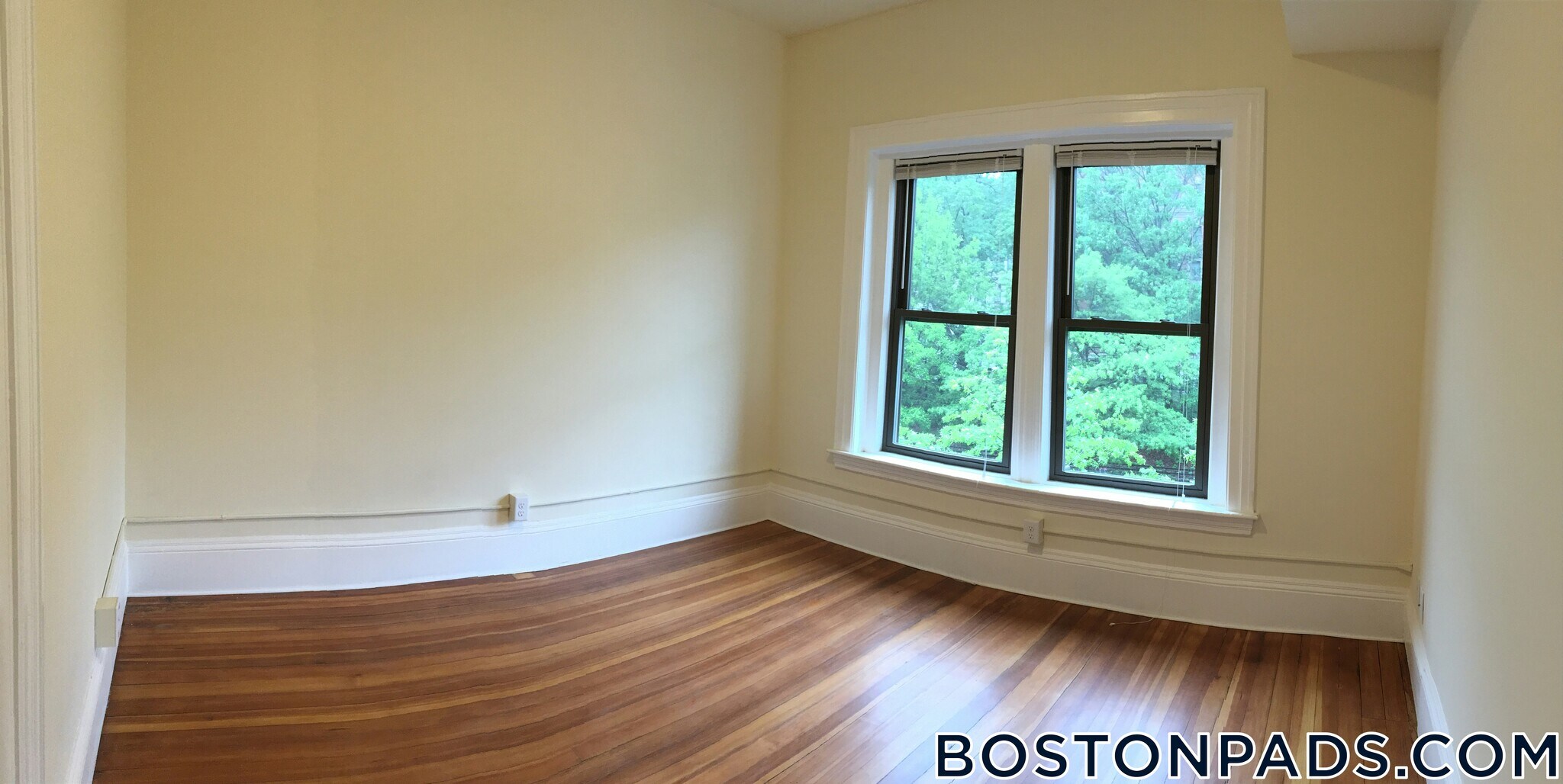 Building Photo - 1463 Beacon St