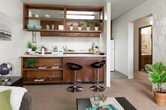 Building Photo - Goose Hollow Tower