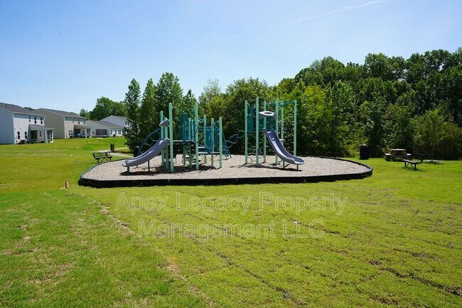 Building Photo - 767 Roy Adams Rd