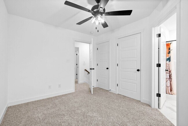 Building Photo - 914 Power St