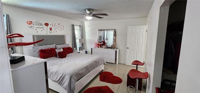 Building Photo - 9829 SW 221st St Rd