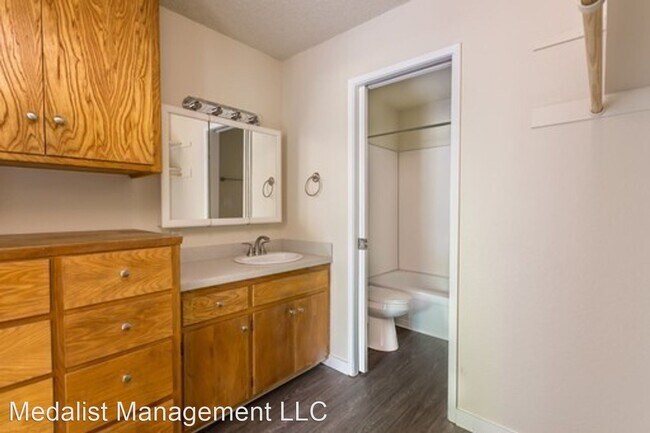 Building Photo - Studio, 1 bath Apartment - 411 1ST STREET