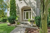 Building Photo - 8840 Royal Dr