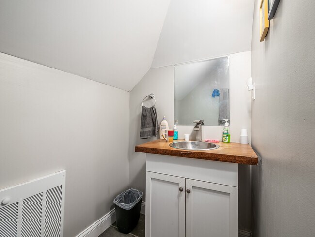 Building Photo - 159 Miami Ave