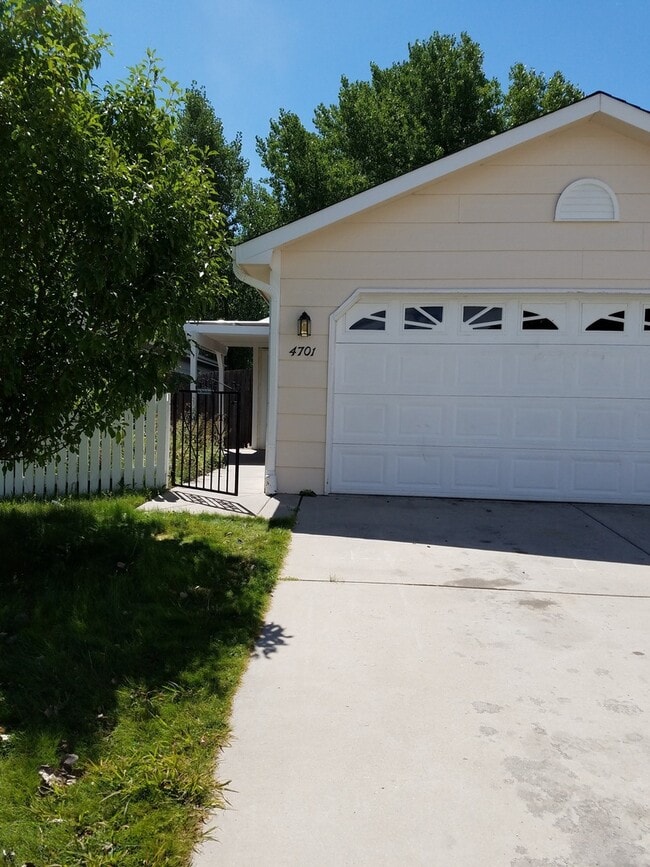 Primary Photo - 4701 Cottage Ln