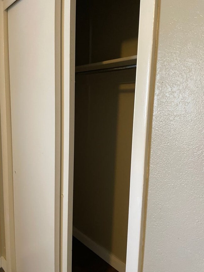 Building Photo - STUDENTS WELCOME! 5 Bedroom 3 Bathroom Single Family Home West Fort Collins