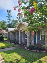 Building Photo - 6858 Sagebrush Ln