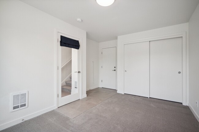 Building Photo - 32730 Hemlock Ave SE