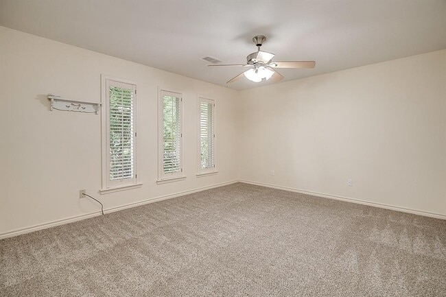 Building Photo - 10631 Del Monte Dr