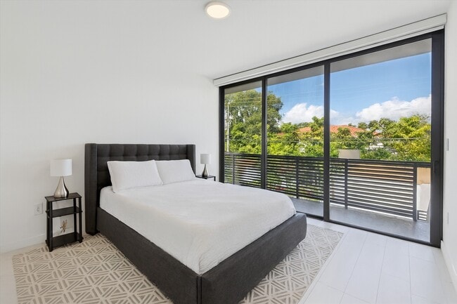 Building Photo - 3458 Day Ave