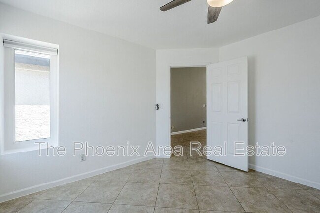 Building Photo - 3778 E Acoma Dr