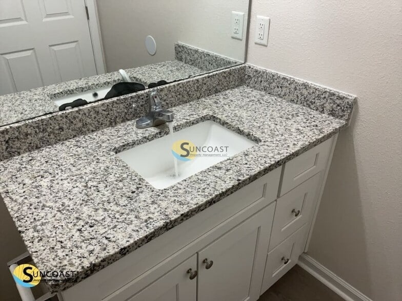 Building Photo - 8478 Seville Ave