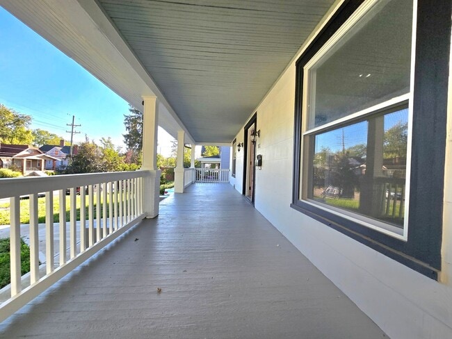 Building Photo - Gorgeous 4 or 5 bed 3.5 Bath in Madisonville!!