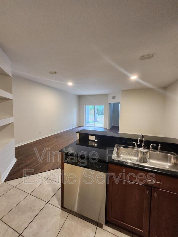 Building Photo - 9333 Stone River Pl