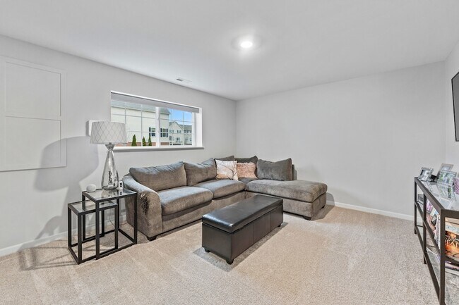 Building Photo - 1627 Sager Way