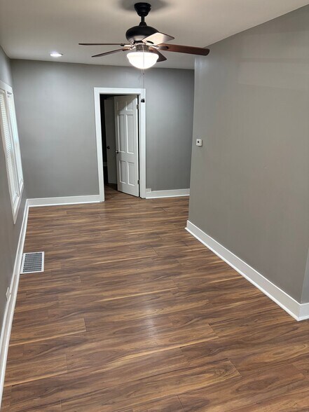 Building Photo - 5038 S Benton Ave