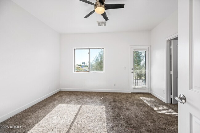 Building Photo - 4608 W Maryland Ave