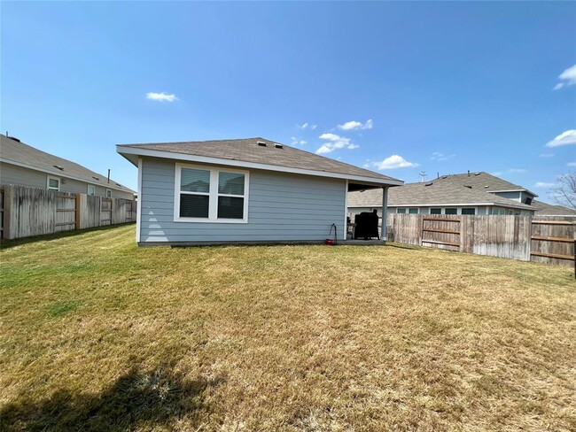 Building Photo - 208 Rollingwood Dr