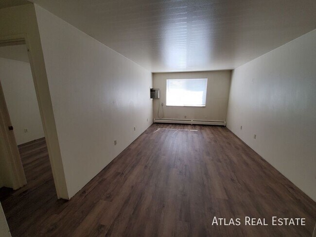 Building Photo - 207 Mathew Street-17