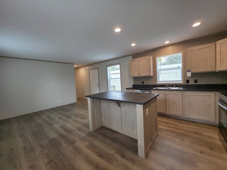 Building Photo - 1312 W Harbour Unit 160