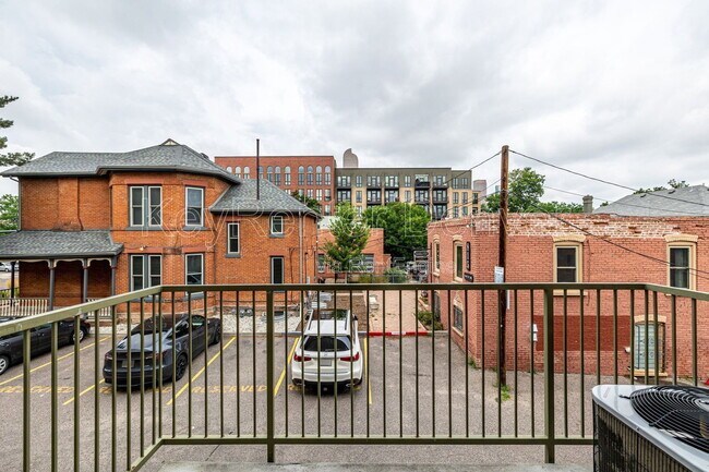 Building Photo - 837 E 17th Ave