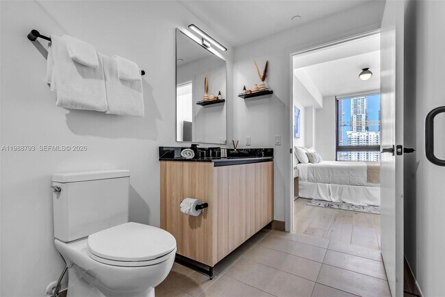 Building Photo - 225 N Miami Ave