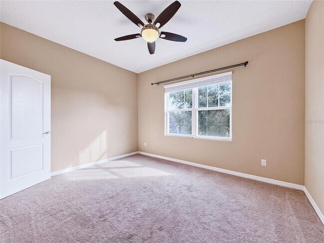 Building Photo - 5518 Thomas Square Dr