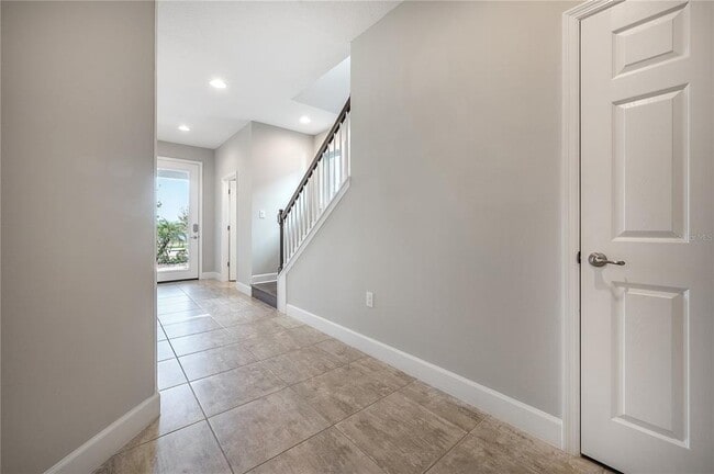 Building Photo - 7212 Paradiso Dr