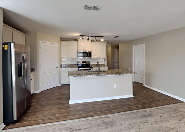 Building Photo - 1343 Scottsdale Rd E