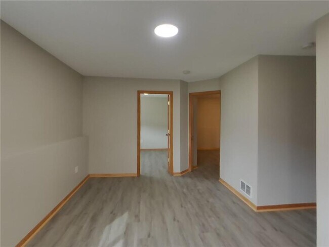 Building Photo - 5215 Pond View Ln