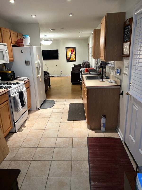 Building Photo - 18 Schollcrest Ave