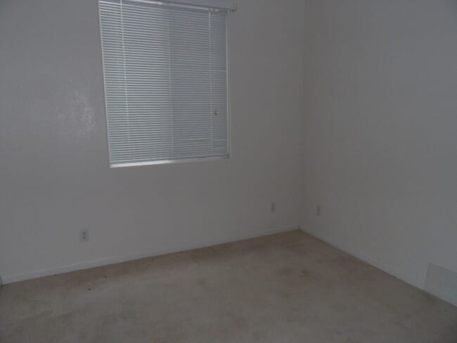 Building Photo - Single Story, 3 bedroom in Peccole Ranch!