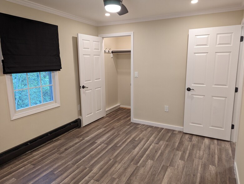 Building Photo - 8 Northbrook Dr