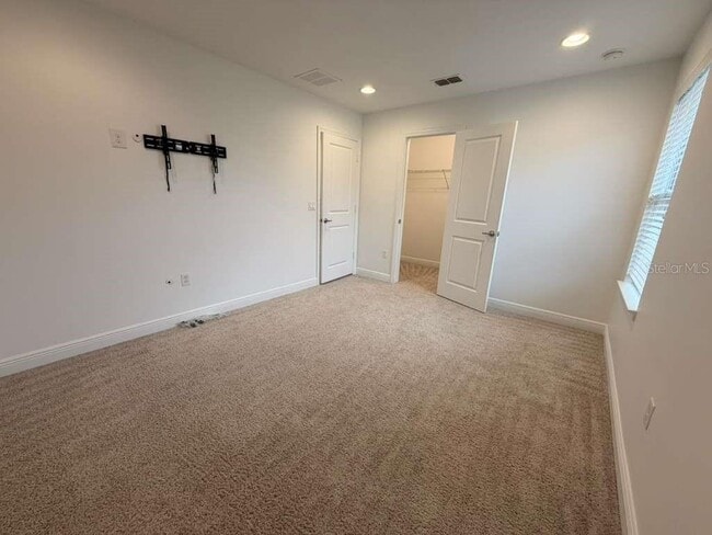 Building Photo - 11737 Verrazano Dr